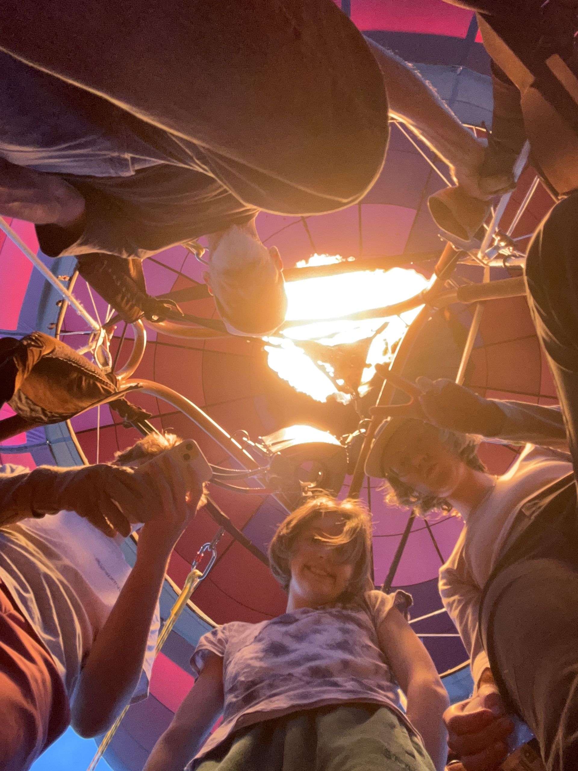 Burner flame with guests in the basket